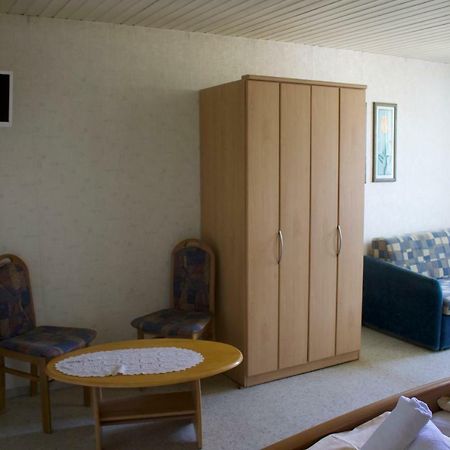 Pension Goldene Mitte Groß-Zimmern エクステリア 写真